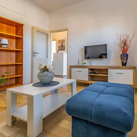 Big With Free Parking Appartamento *