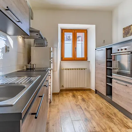 Big With Free Parking * Pula