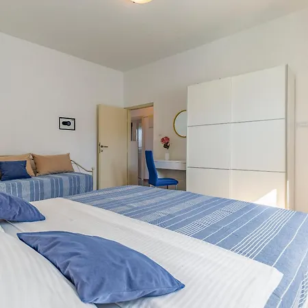 Big With Free Parking Apartament *